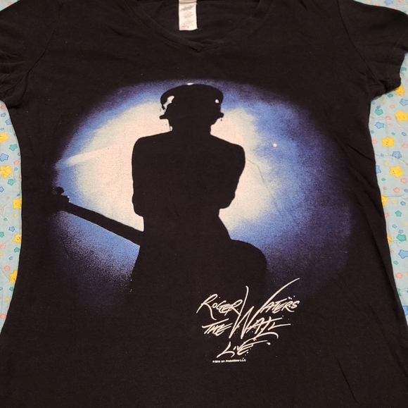 🎧 Roger Waters 💧🎸 Concert Shirt 🧱 The Wall 🎶 Live 🔺️🌈  Pink Floyd Small - Picture 2 of 12